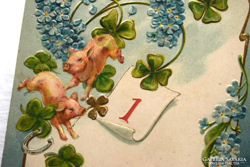 Antik dombornyomott Újévi üdvözlő képeslap - 4levelű lóhere , malacok, nefelejcs szerencspatkó