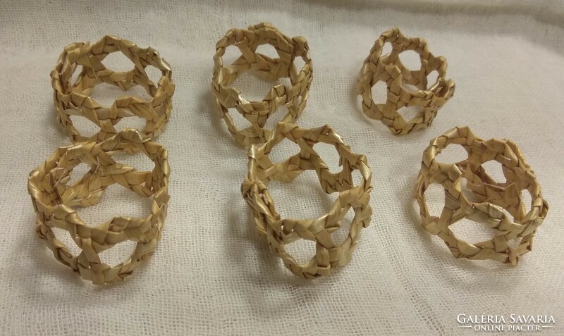 Napkin rings made of straw, 6 pcs