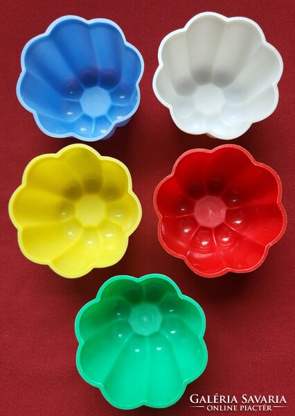 5 pieces of könig flan retro old colorful plastic pudding mold