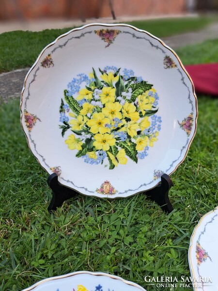 Royal albert english ii. Decorative plate plate from Queen Elizabeth's favorite flowers series