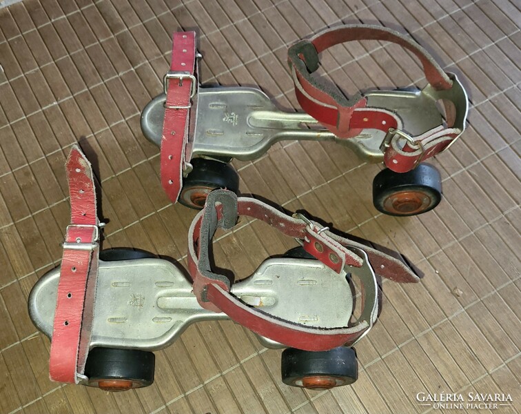 Trusetal, adjustable size German roller skates, with keys, accessory, decoration