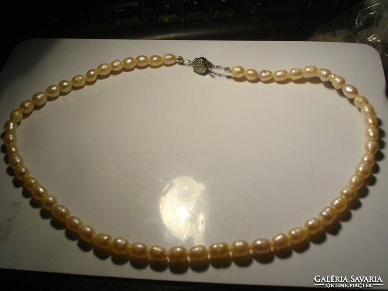 For half! Real t.Pearl necklace with larger eyes