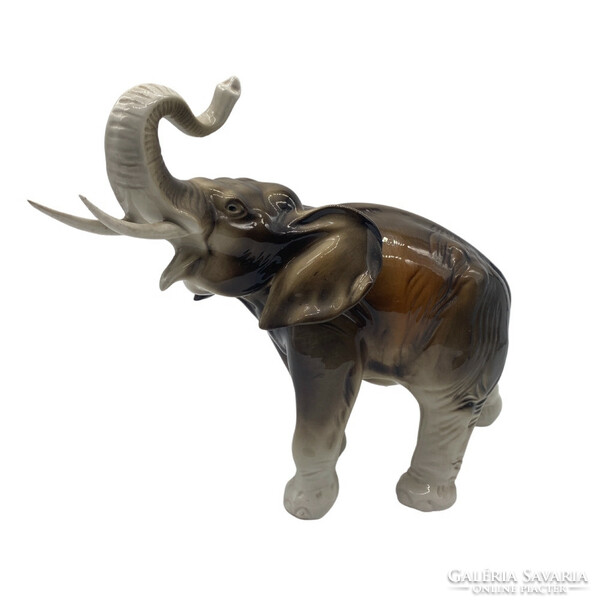 Royal Dux Elefánt Porcelán Agyarral M00644