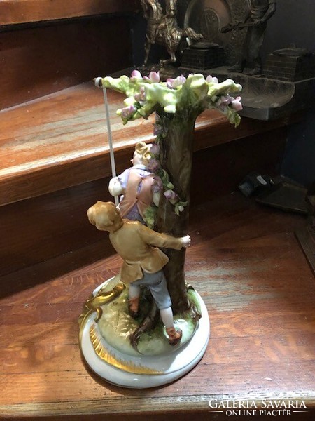 Capodimonte porcelain statue, height 28 cm.