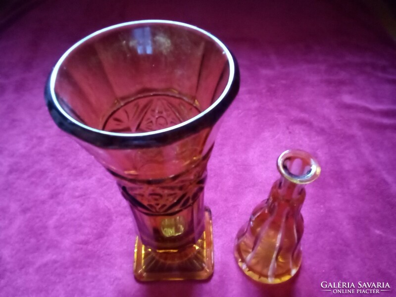 Art deco Czech glass vase set of 2 pieces for festive occasions