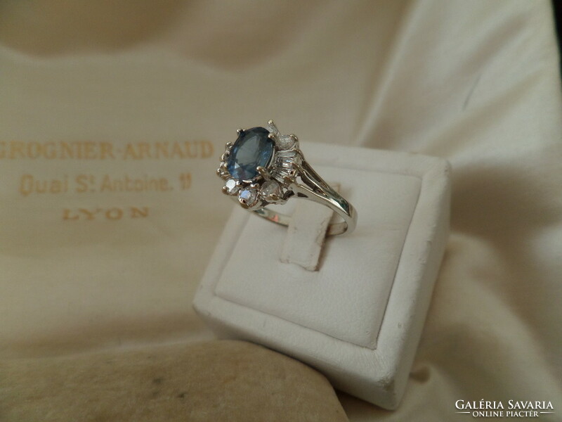 18K arany gyűrű valódi kék zafírral és brillekkel