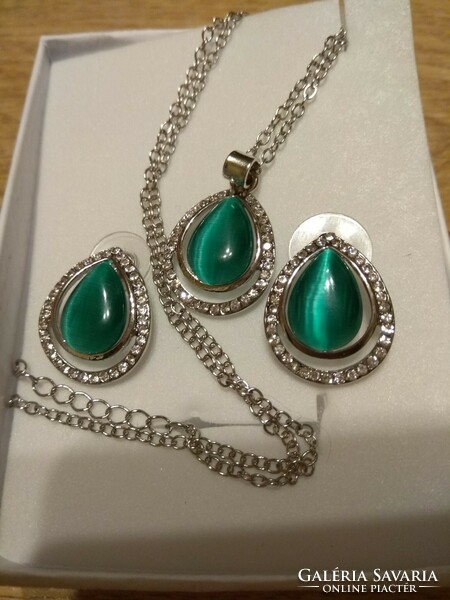 Bizzu set necklace, earrings