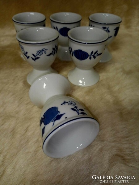 German onion pattern blue decor porcelain egg holder for breakfast