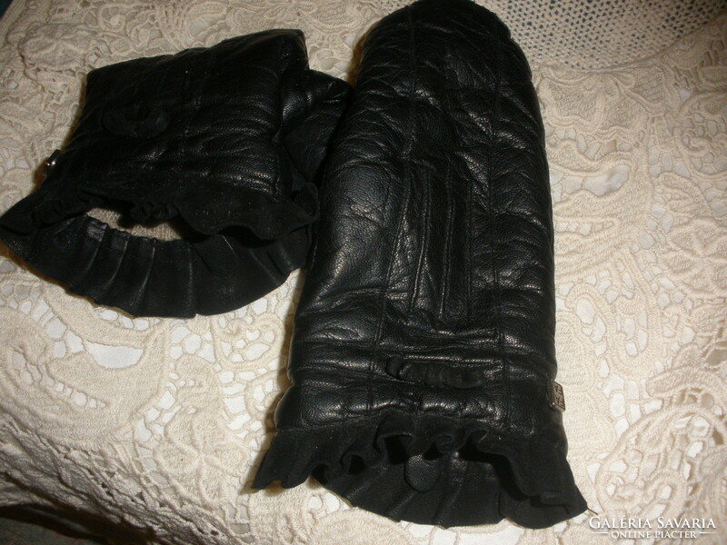 Frilled leather gloves, lined