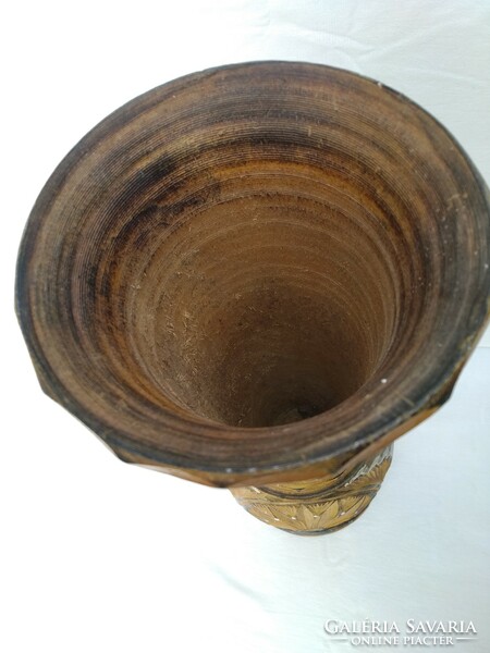 Faragott fa váza (42,5 cm)