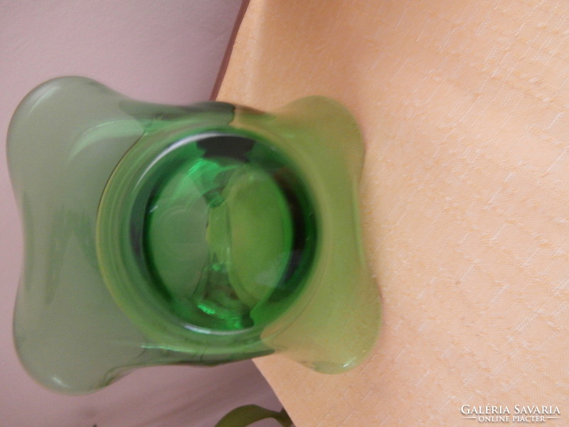 Zöld üveg kosár asztalközép-kínáló