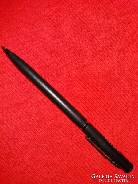 Retro Budapest hilton hotel company ballpoint pen with black casing as shown in the pictures