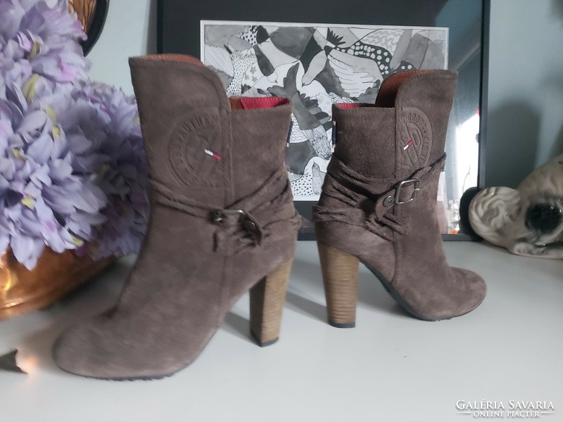 Comfortable tommy hillfiger boots, about 1 cm sole, 9.5 thick heel, brown suede, eu 36 uk 3.5