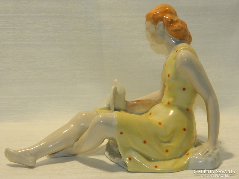 Cinderella of the Köbánya porcelain factory with rare painting