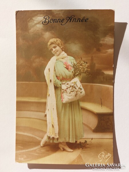 Régi karácsonyi képeslap 1917 fotó levelezőlap hölgy fagyöngy