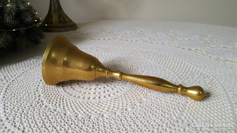 Brass bell with polished handle, bell 21 cm.