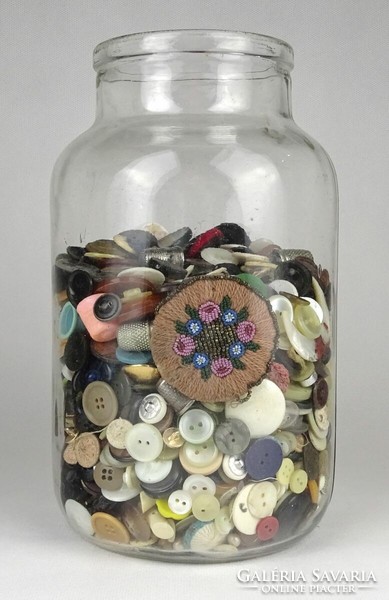 1P452 old mixed button pack in a large mason jar