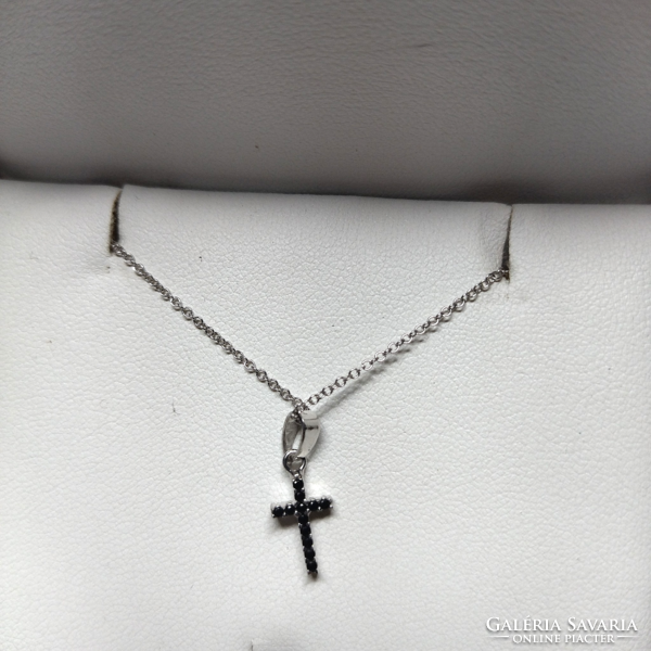 White gold necklace with cross pendant