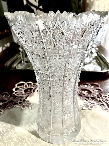 Gyönyörű kristály váza