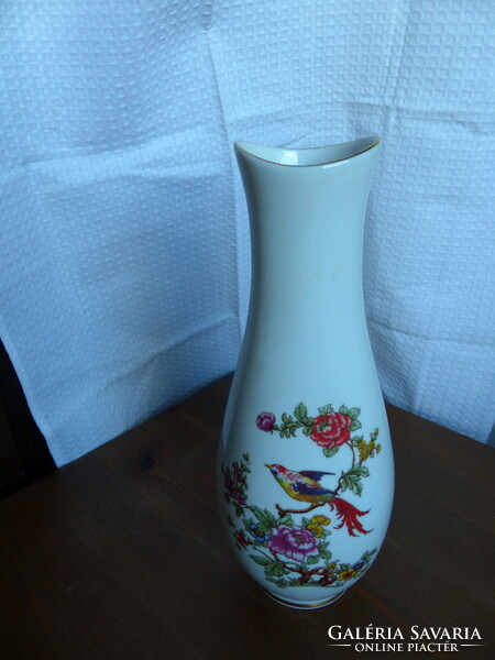 Ravenclaw porcelain vase with bird of paradise decoration