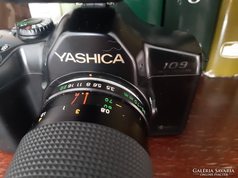 YASHICA 109 analóg fenyképezőgép