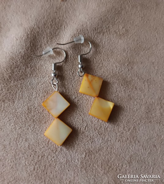 Shell earrings orange square