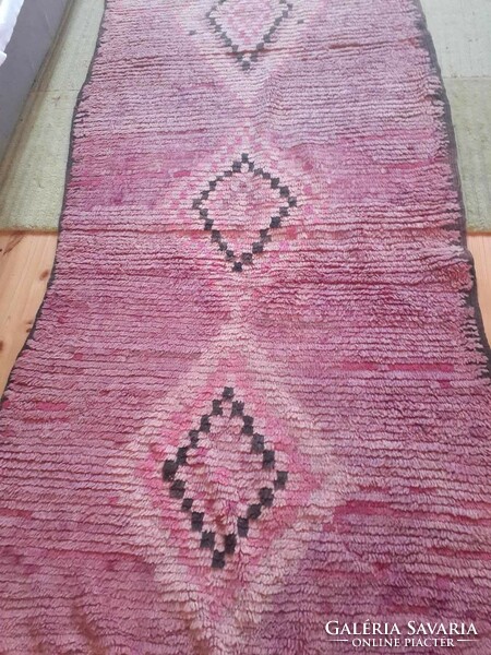 Moroccan vintage Berber rug with boujaad azilal