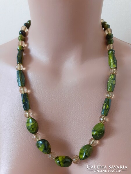Plastic necklace with mineral effect