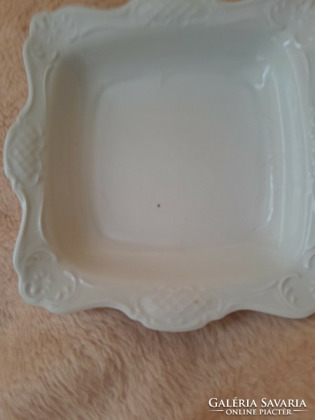White kōretes bowl