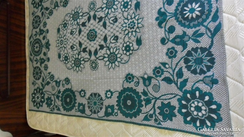Thick furniture fabric, bedspread or tablecloth 125 x 178 cm.