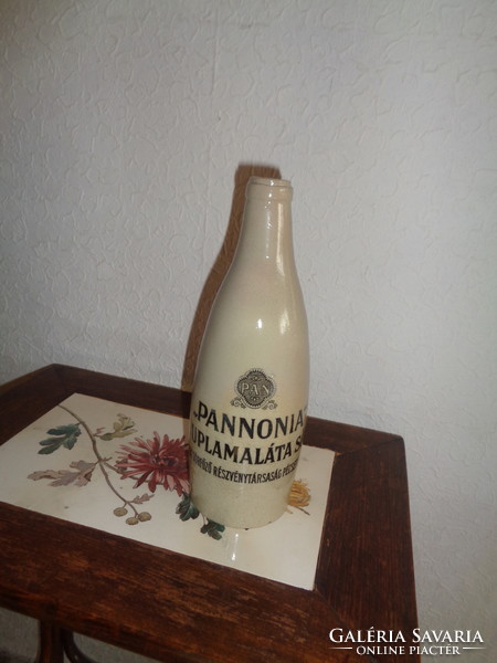 Zsolnay   Kőrpecsétes ,  Pannónia  sörös üveg   0,48 L  és 24 cm  magas
