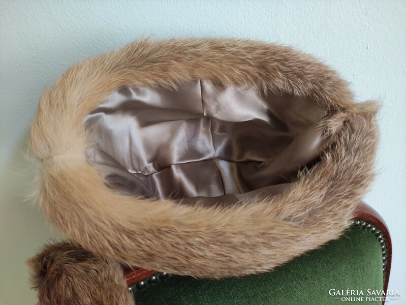 Fox fur, women's fur cap and collar in perfect condition