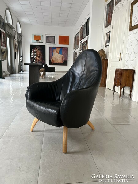 Sitting vision leather armchair