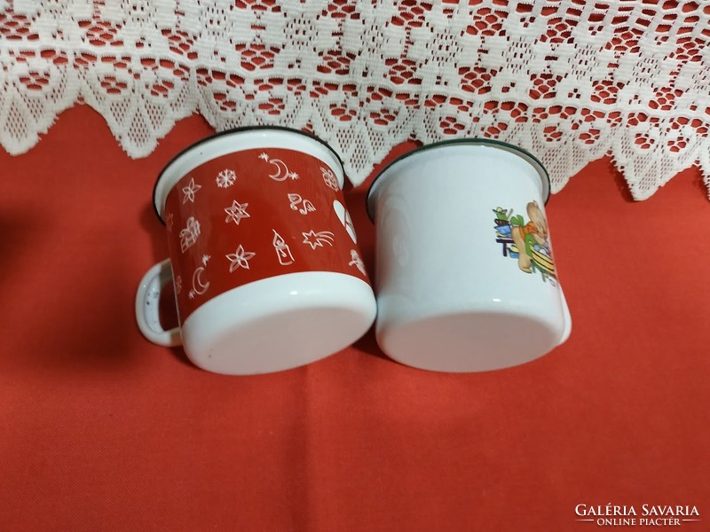 Enamel bear and Christmas mugs