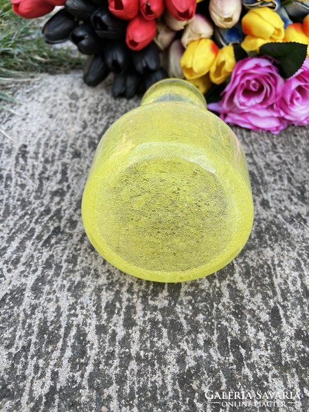 Gyönyörű sárga citromsárga Fátyolüveg, karcagi,berekfürdői  virágnak váza