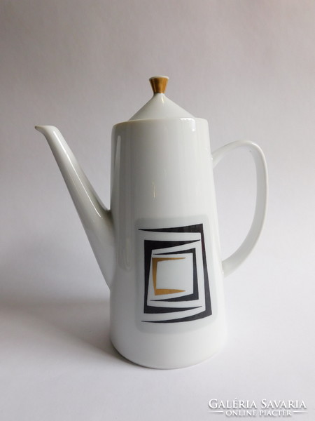 Epiag coffee pourer with a modern, geometric pattern
