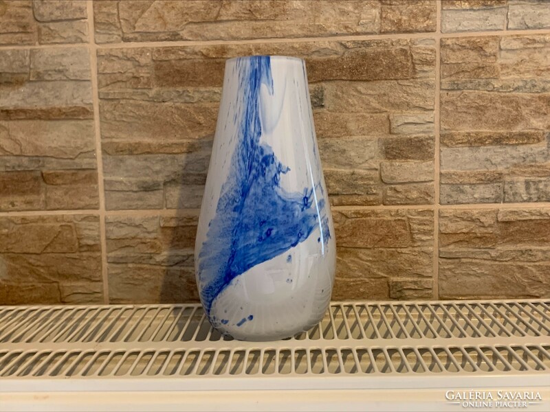 Antik Muránói ? fehér többrétegű üveg váza óceán habjait imitáló mintával