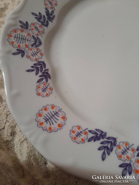 Zsolnay virágots lapos tányér