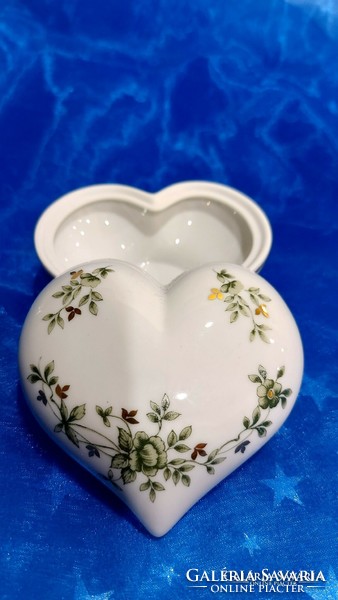 Hollóházi Erika mintás,szív alakú porcelán bonbonier