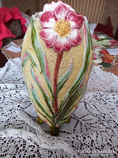Majolika váza, 37 cm nagyon különleges.