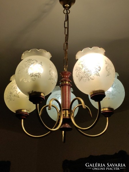 Gyönyörű 5 ágú réz / fa mart üvegbúrás vintage csillár