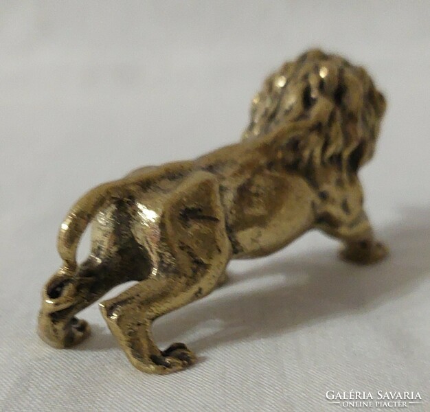 Copper lion small statue