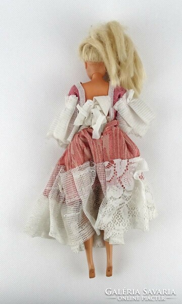 1J105 Mattel 1976 Barbie baba