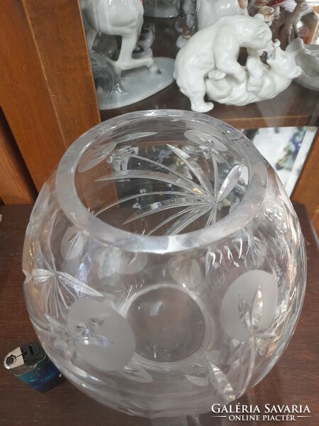 Large, thick cut crystal sphere vase. 20 Cm.