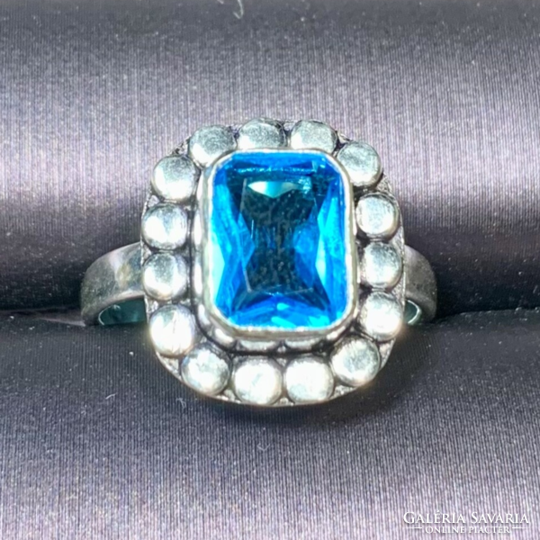 Új 925 ezüstözött gyűrű kék topáz színű kővel 6,75 méret (17,25 mm átmérő) szép ezüst szín gyűrű