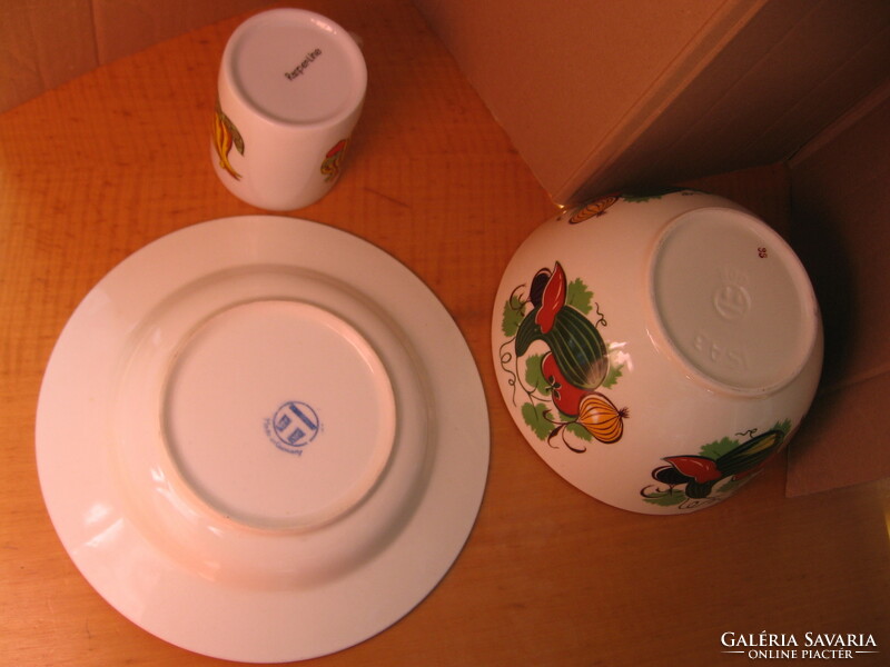 Retro Torgau zöldség mintás  NDK, DDR kerámia tál és tányér porcelán bögrével