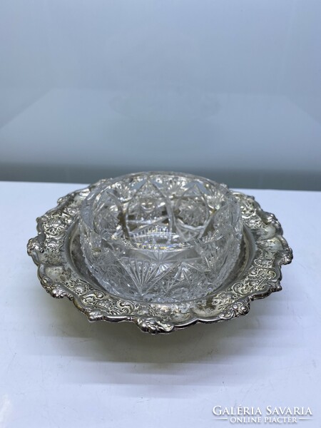 Crystal offering with metal holder