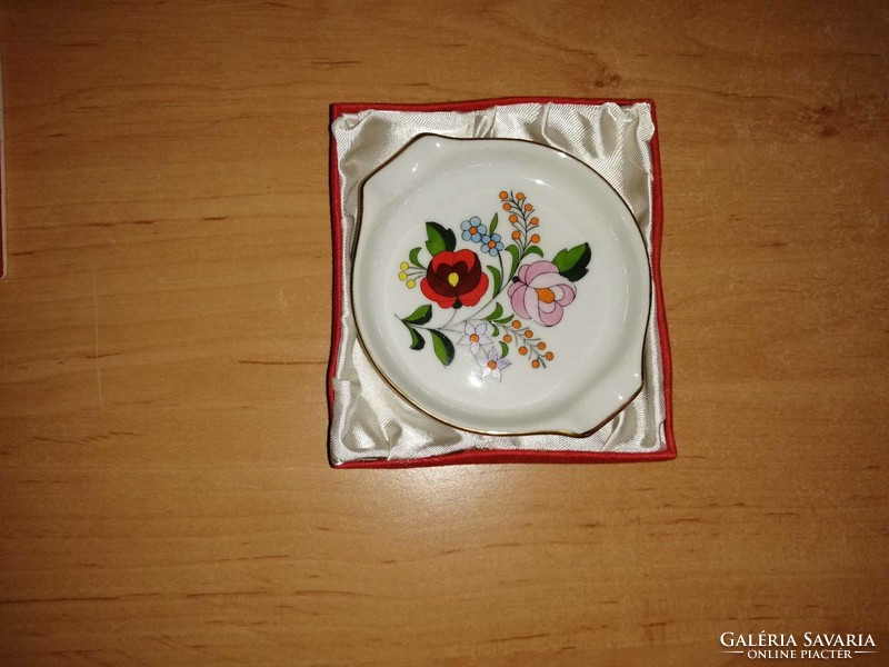 Kalocsa porcelán kézzel festett hamutál, hamutartó eredeti dobozában (14/K)