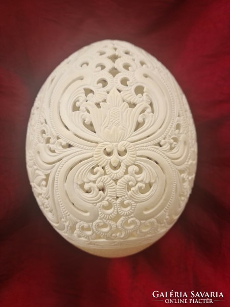 Rare, collector's item, beautifully carved stucco egg from Bali
