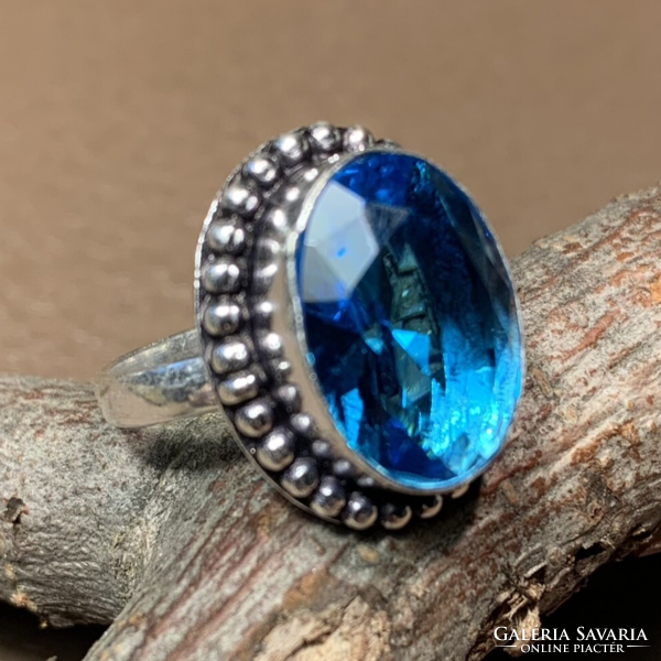 Ázsiai 925 ezüstözött gyűrű kék topáz szín kővel 6-os méret (16,5 mm átmérő) indiai ezüstözött gyűrű